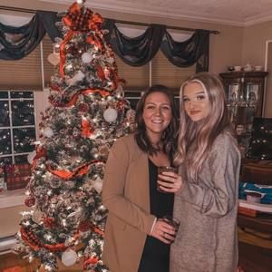 Meet your Posher, Macy